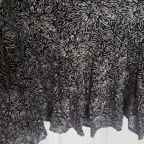 Valcom Stone Row French Collection Dress. - Picture 4 of 8